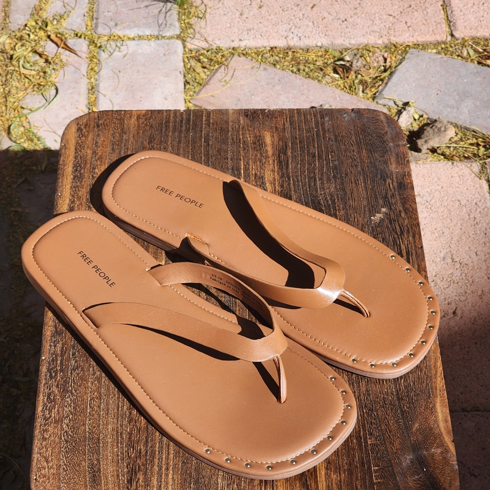Free People Women's Cognac Brown Leather Studded Flip Flop Sandals Size 10 - Picture 5 of 9